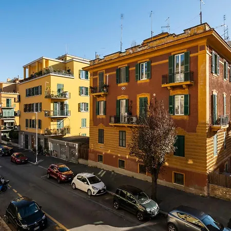 Vatican Walls Apartment